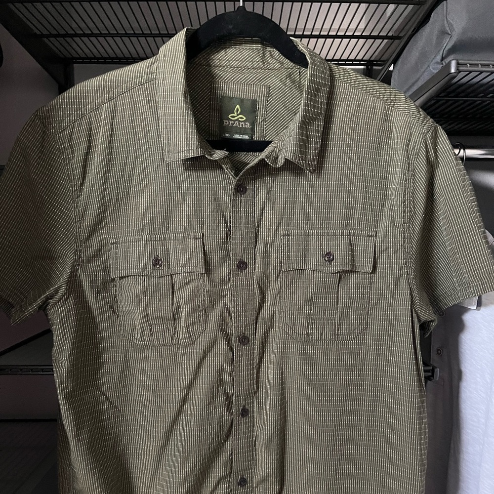 Men’s Prana short sleeve shirt | olive green pattern | size L